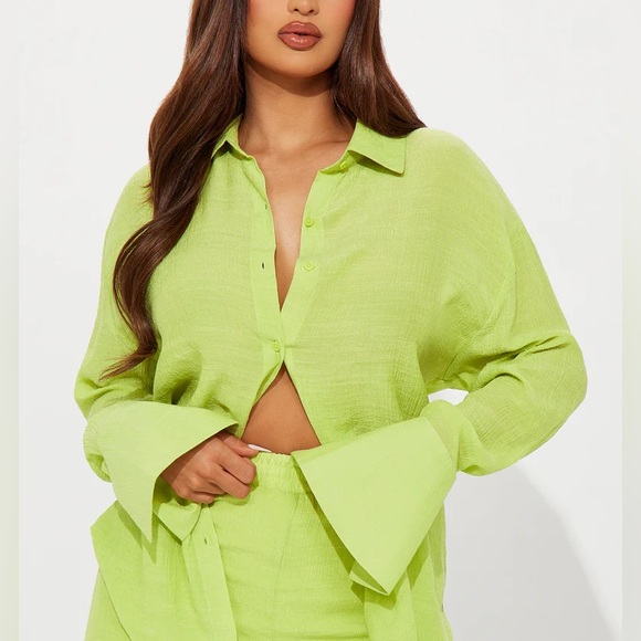NWT Fashion Nova 'My Moment Gauze' wide arm green buttonup long sleeve top - Picture 2 of 11